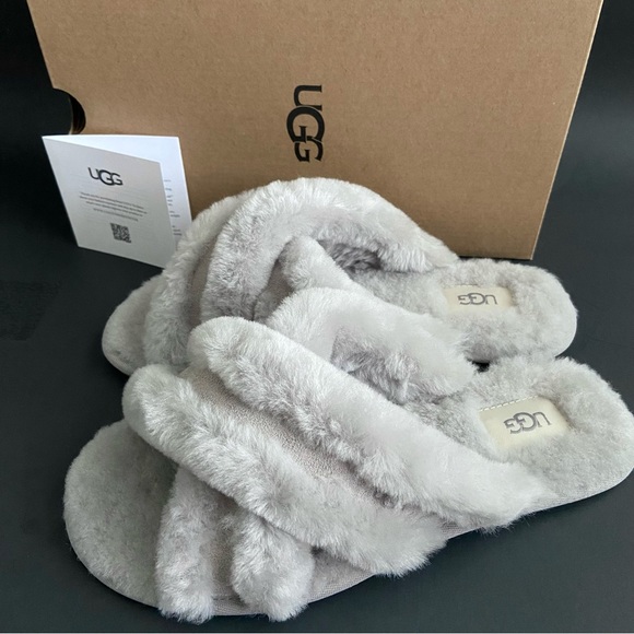 UGG Shoes - NIB UGG Scuffita Genuine Shearling Slide Slippers